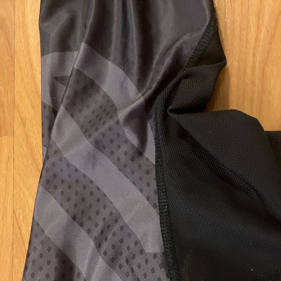 Sanabul Black Rashguard (medium) and Grey Pants (Spats) - Picture 8 of 13